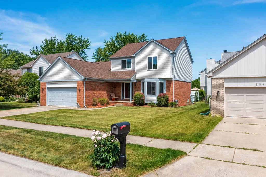 33738 Elmira Court Livonia City MI 48150
