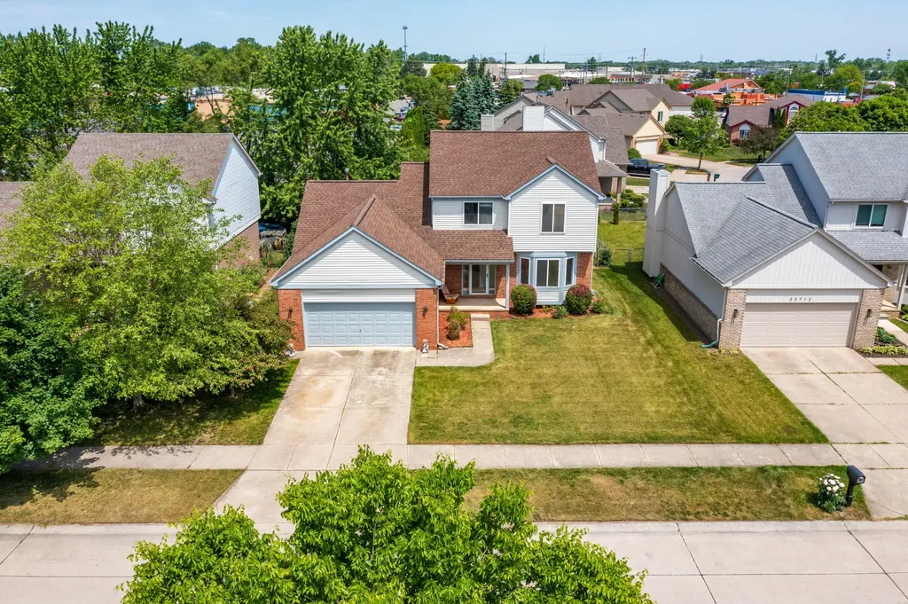 33738 Elmira Court Livonia City MI 48150