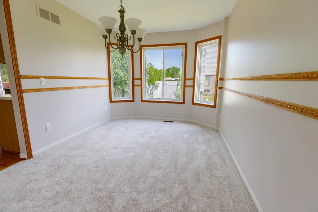 33738 Elmira Court Livonia City MI 48150