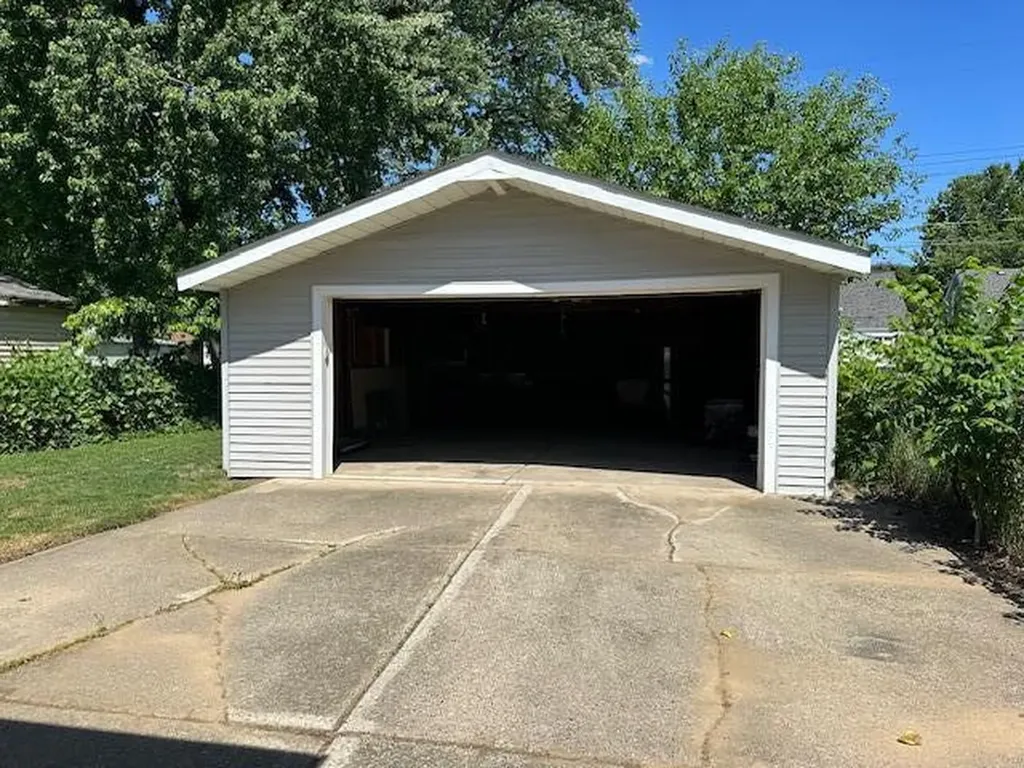 18450 N Olympia Redford Charter Township MI 48240