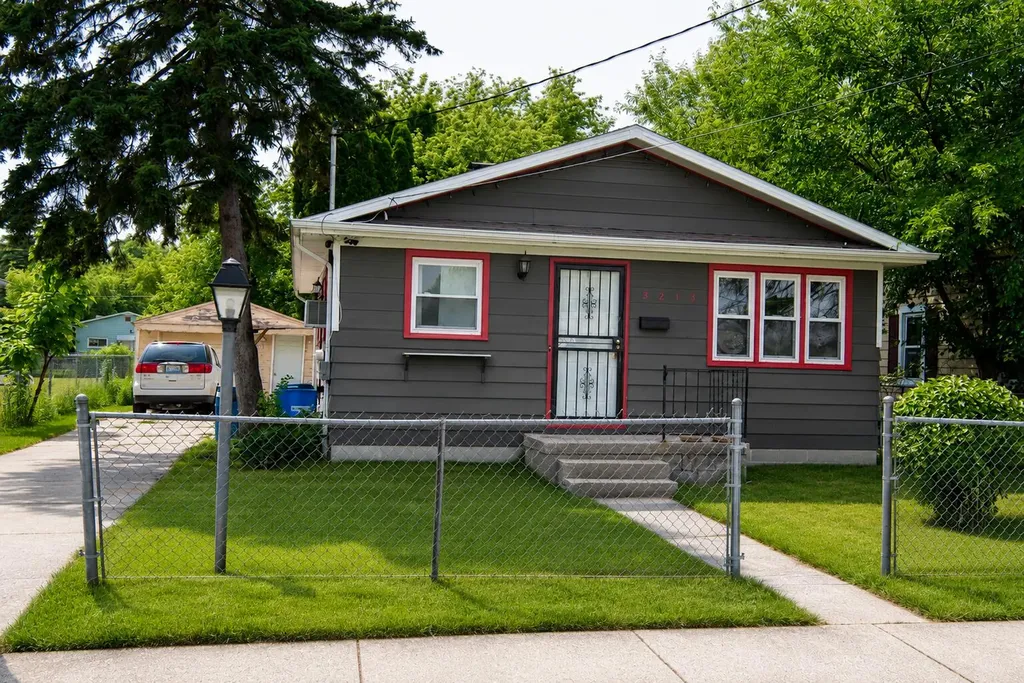 3213 Sheridan Avenue Saginaw City MI 48601