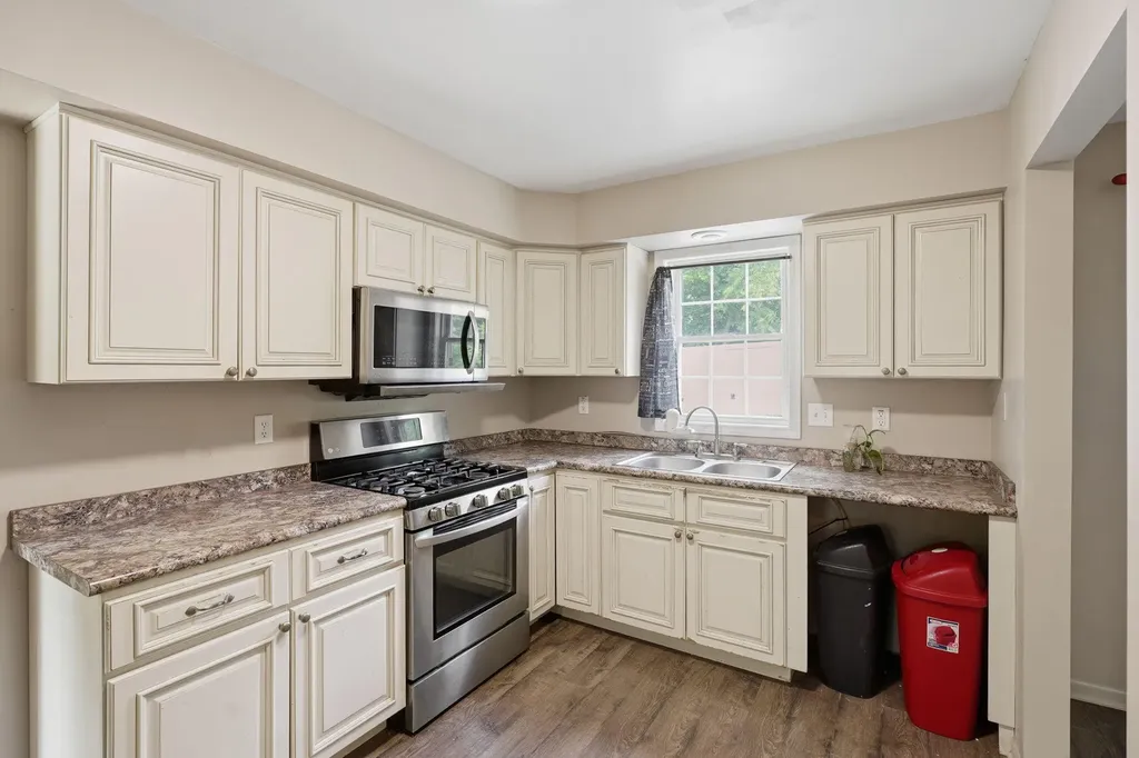 9050 Almena Drive Oshtemo Charter Township MI 49009