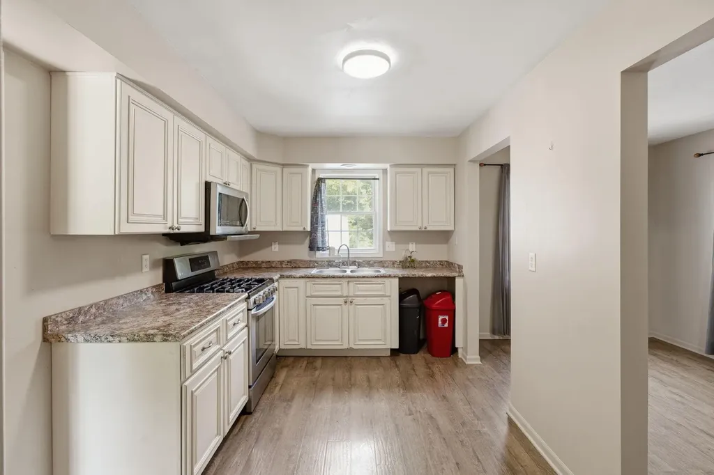9050 Almena Drive Oshtemo Charter Township MI 49009