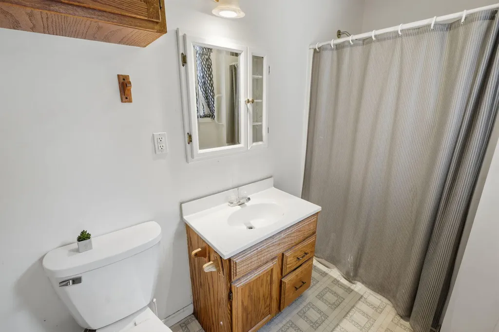 9050 Almena Drive Oshtemo Charter Township MI 49009