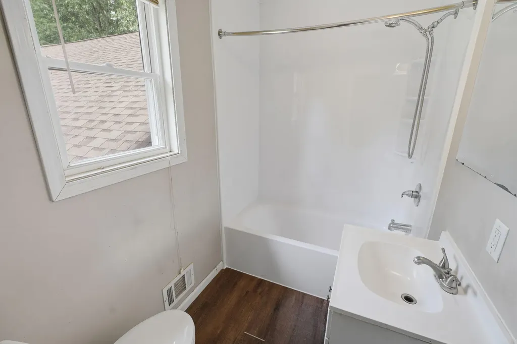 9050 Almena Drive Oshtemo Charter Township MI 49009