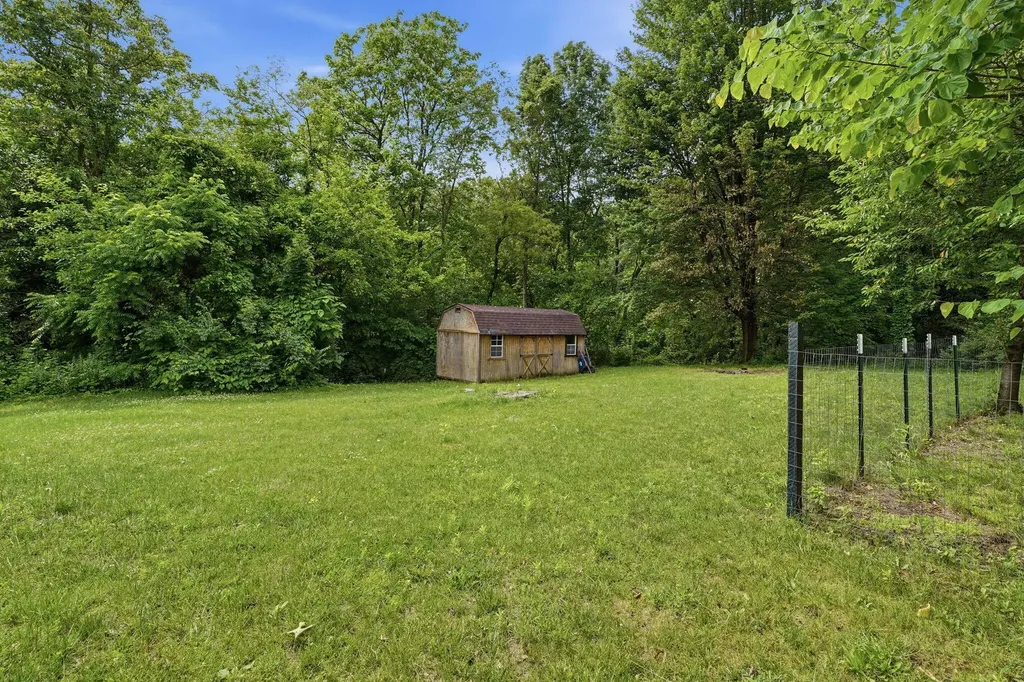 9050 Almena Drive Oshtemo Charter Township MI 49009