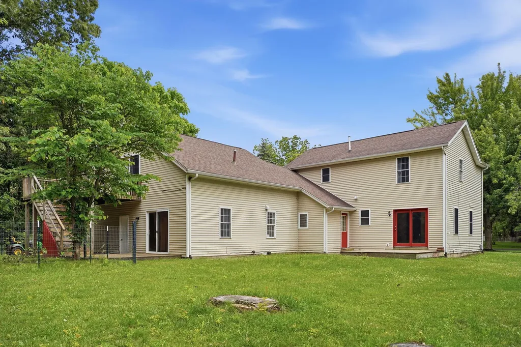 9050 Almena Drive Oshtemo Charter Township MI 49009