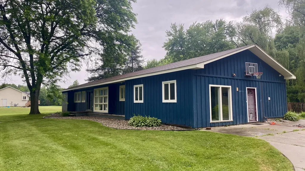 641 Tracey Lane Brighton Township MI 48114