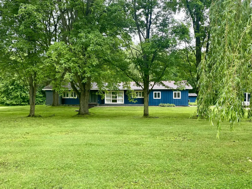 641 Tracey Lane Brighton Township MI 48114