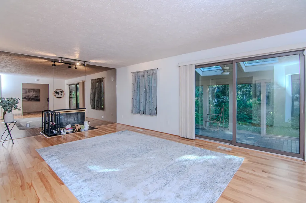 1325 Chartwell Carriage Way S East Lansing City MI 48823