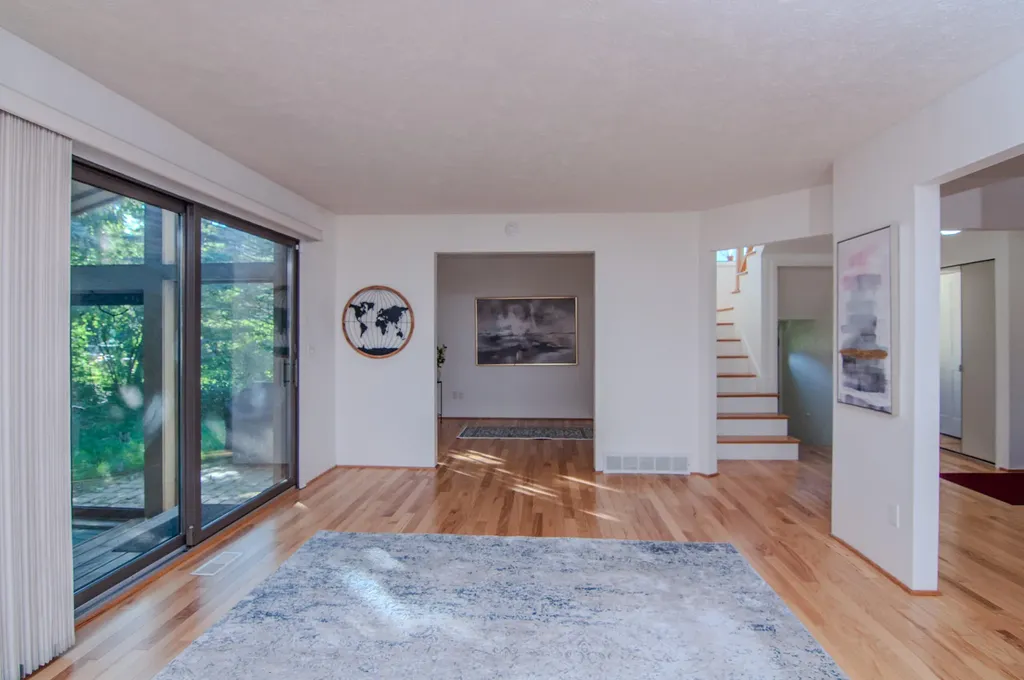 1325 Chartwell Carriage Way S East Lansing City MI 48823