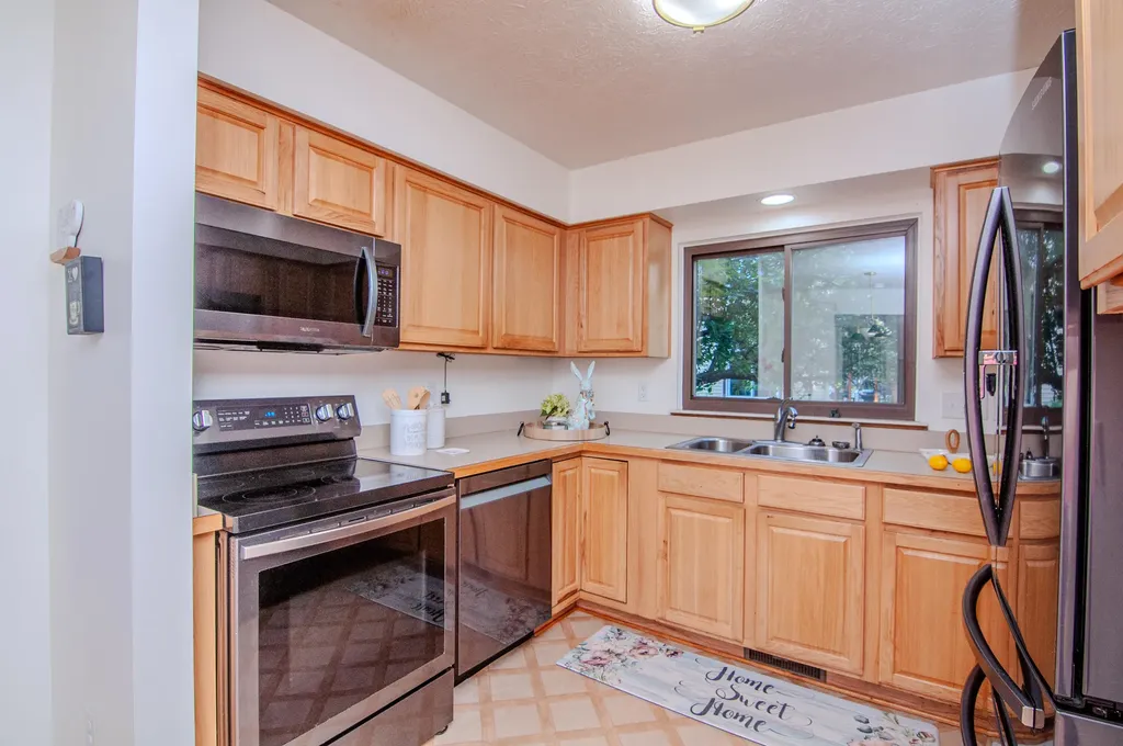1325 Chartwell Carriage Way S East Lansing City MI 48823