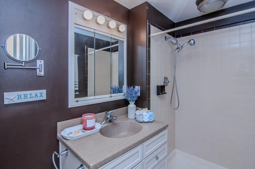 1325 Chartwell Carriage Way S East Lansing City MI 48823