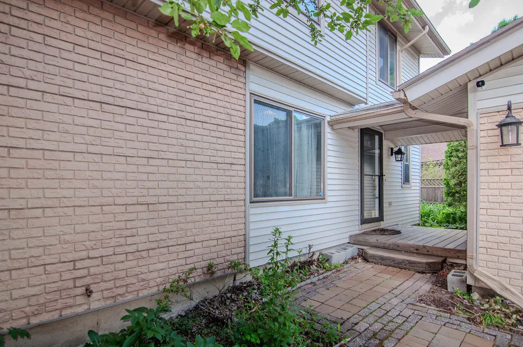 1325 Chartwell Carriage Way S East Lansing City MI 48823