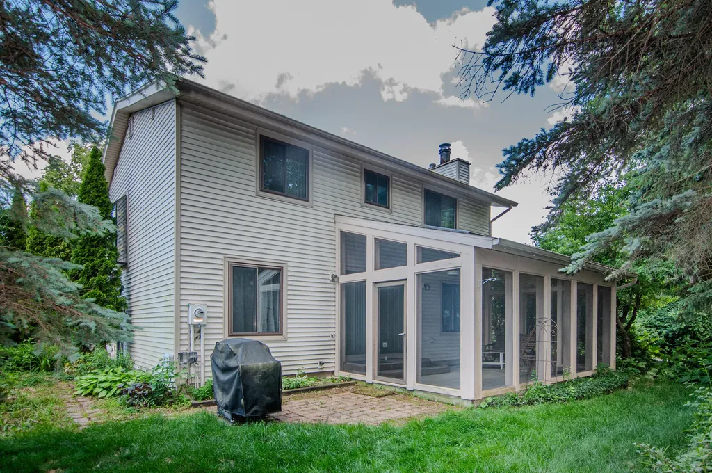 1325 Chartwell Carriage Way S East Lansing City MI 48823
