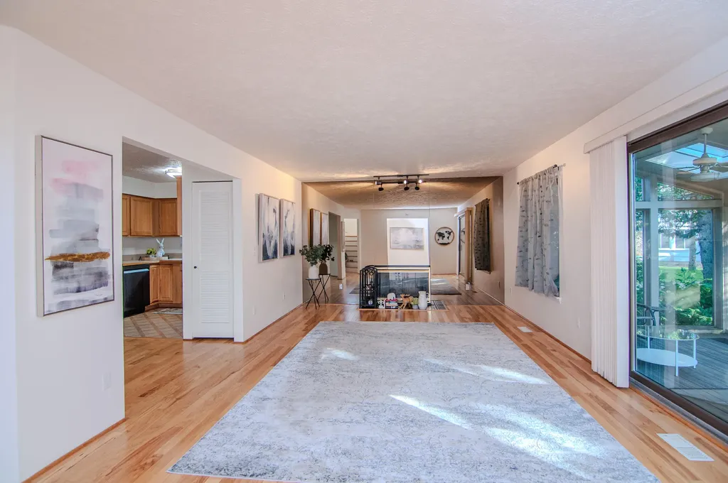 1325 Chartwell Carriage Way S East Lansing City MI 48823