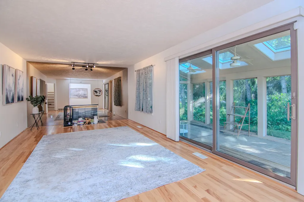1325 Chartwell Carriage Way S East Lansing City MI 48823