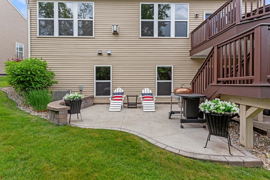 554 Glacier Lane Oceola Township MI 48843