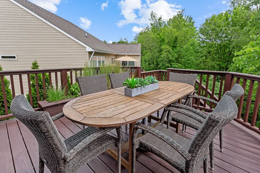 554 Glacier Lane Oceola Township MI 48843