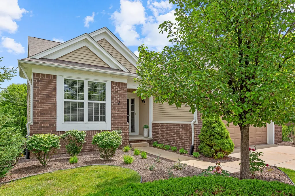 554 Glacier Lane Oceola Township MI 48843