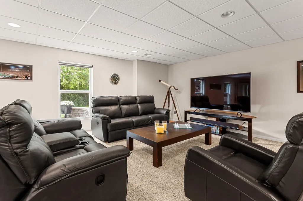 554 Glacier Lane Oceola Township MI 48843