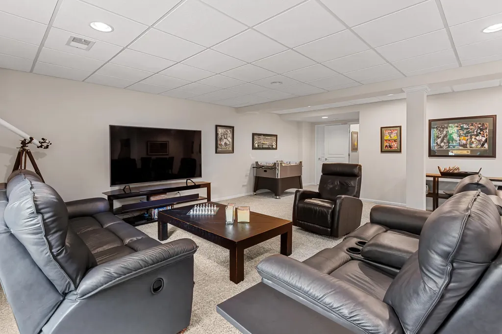 554 Glacier Lane Oceola Township MI 48843