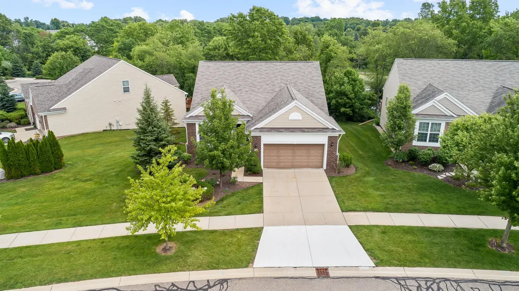 554 Glacier Lane Oceola Township MI 48843