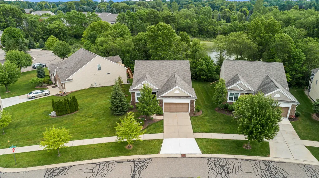 554 Glacier Lane Oceola Township MI 48843