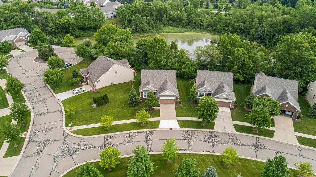 554 Glacier Lane Oceola Township MI 48843