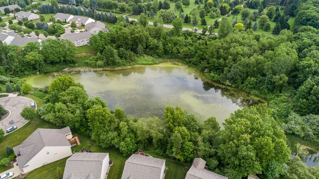 554 Glacier Lane Oceola Township MI 48843