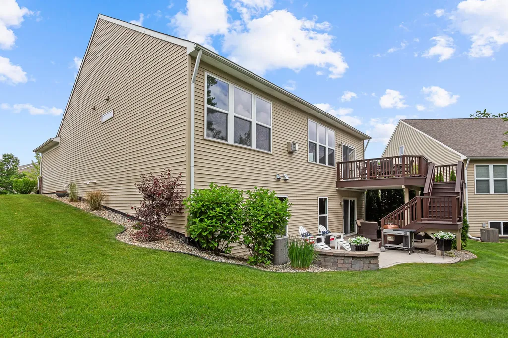 554 Glacier Lane Oceola Township MI 48843