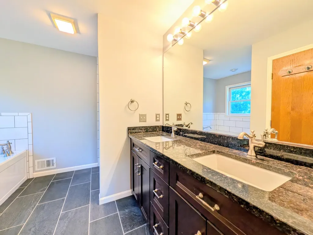 8698 Warner Road York Charter Township MI 48176