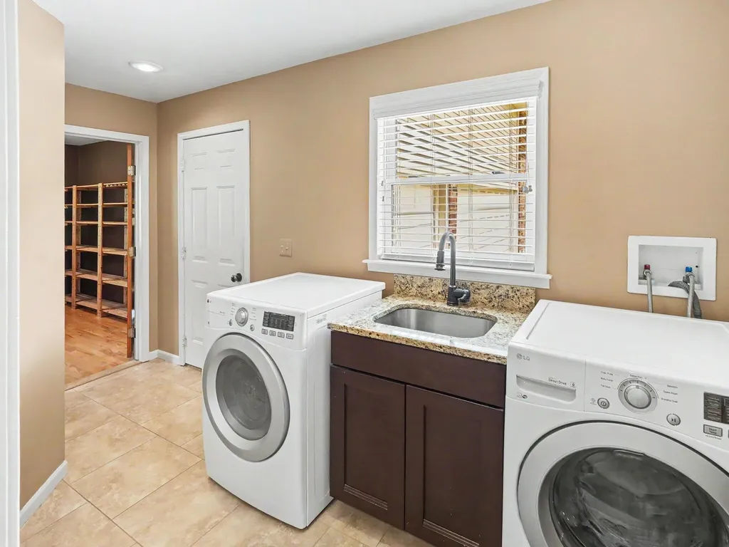8698 Warner Road York Charter Township MI 48176