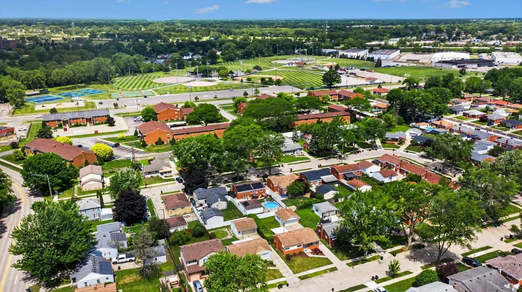 32413 Greenlawn Street St. Clair Shores City MI 48082