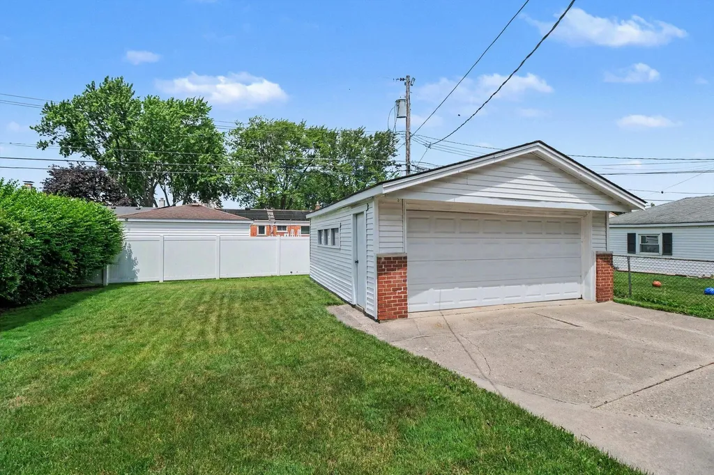 32413 Greenlawn Street St. Clair Shores City MI 48082