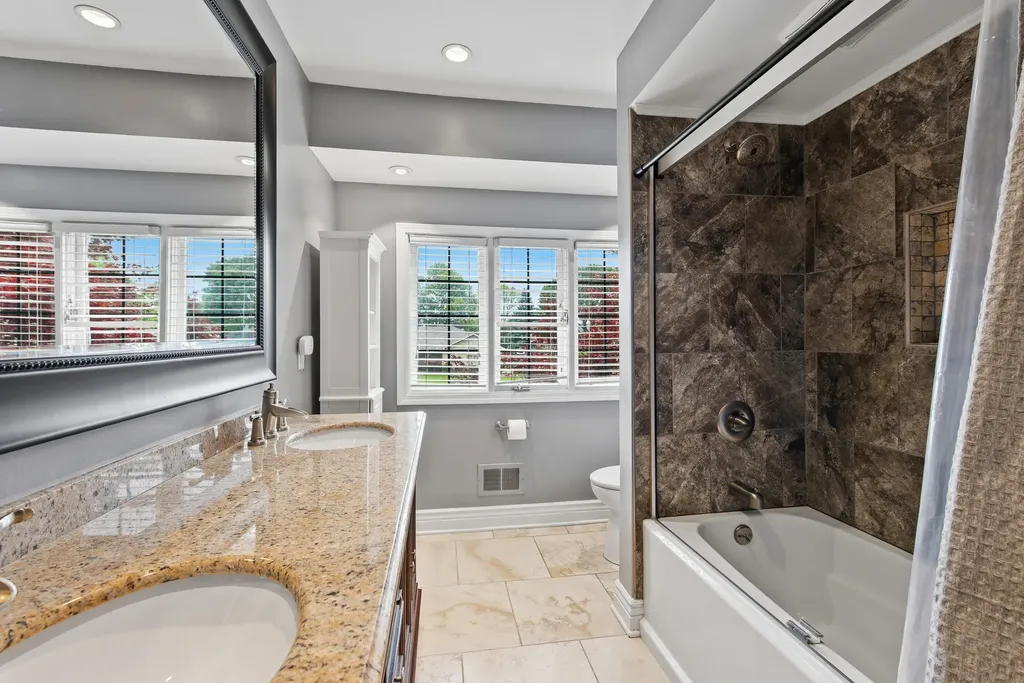 12402 Watkins Drive Shelby Charter Township MI 48315