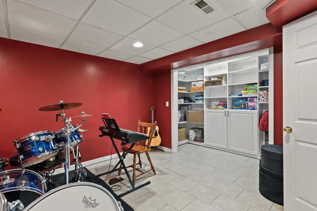 12402 Watkins Drive Shelby Charter Township MI 48315