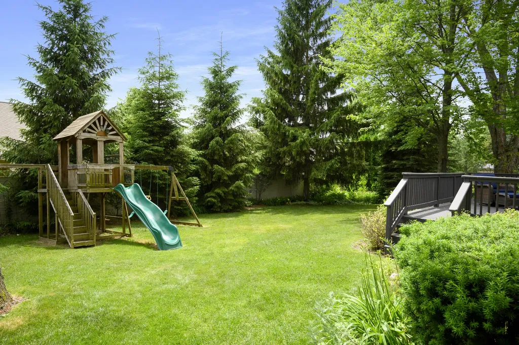 12402 Watkins Drive Shelby Charter Township MI 48315