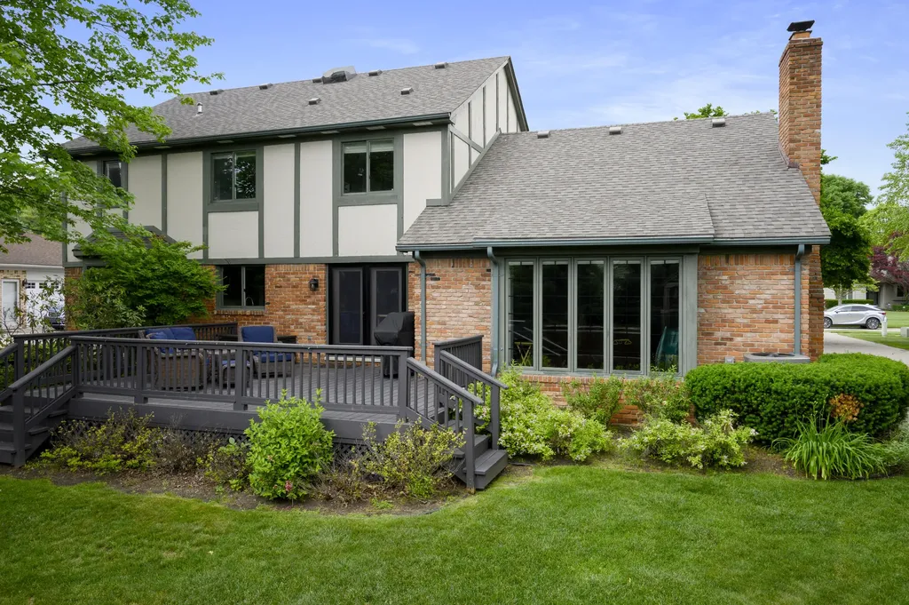 12402 Watkins Drive Shelby Charter Township MI 48315