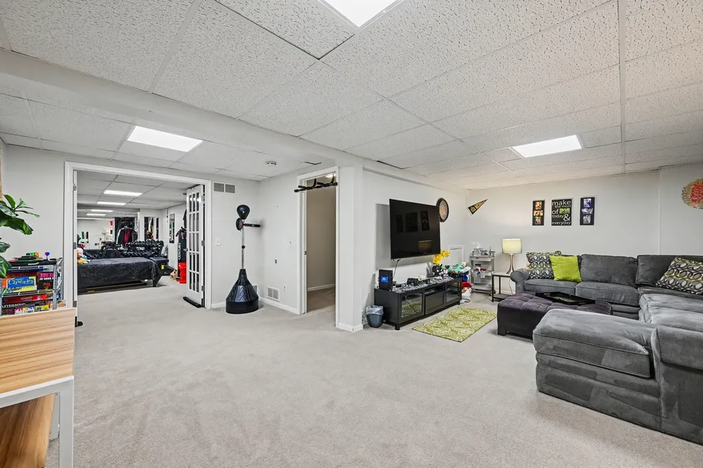 2785 Maitland Drive Ann Arbor City MI 48105