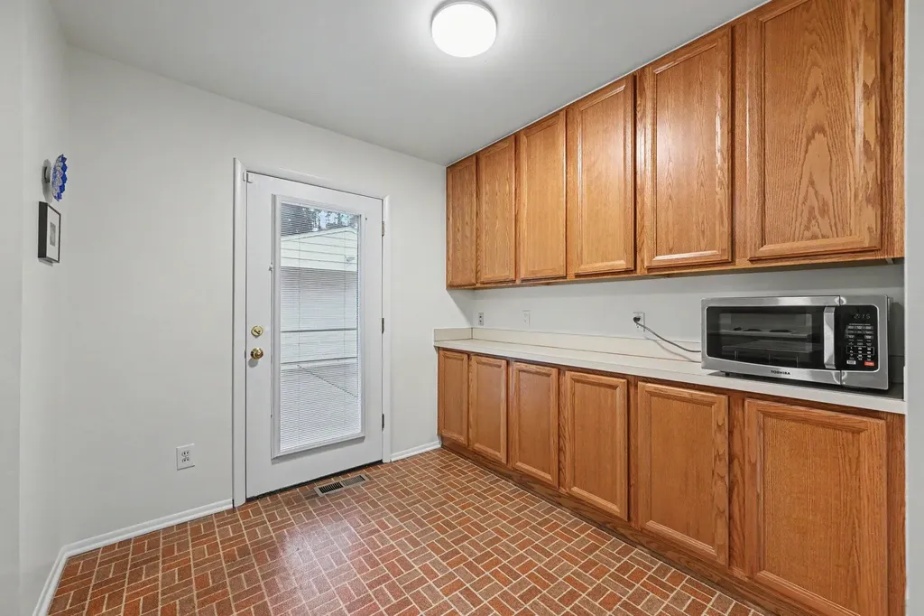 1467 Kingwood Street Ypsilanti City MI 48197