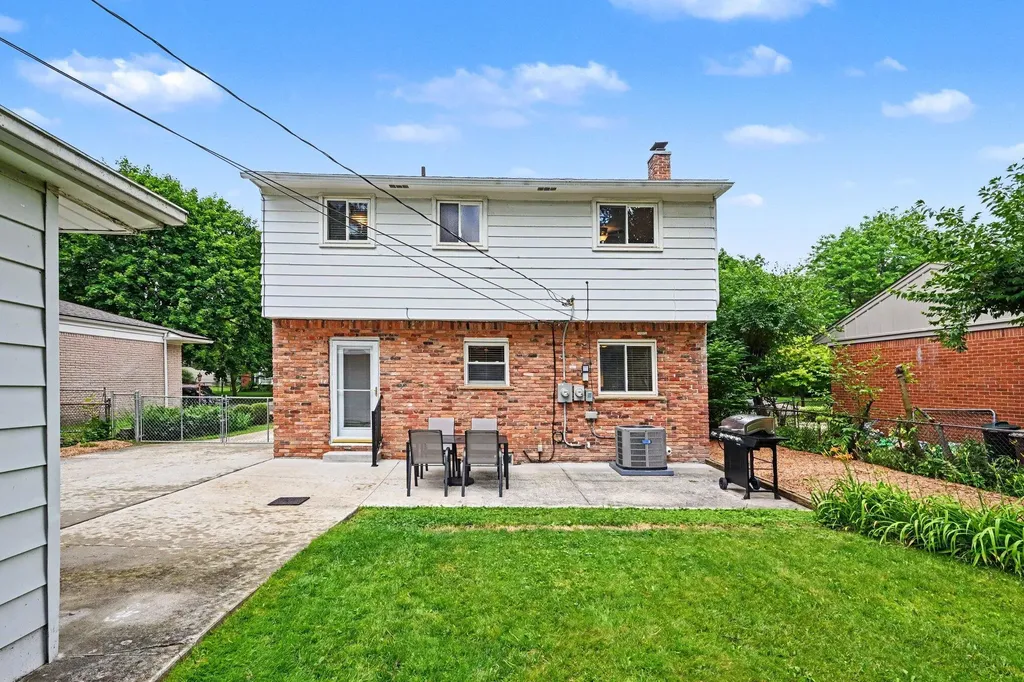 1467 Kingwood Street Ypsilanti City MI 48197