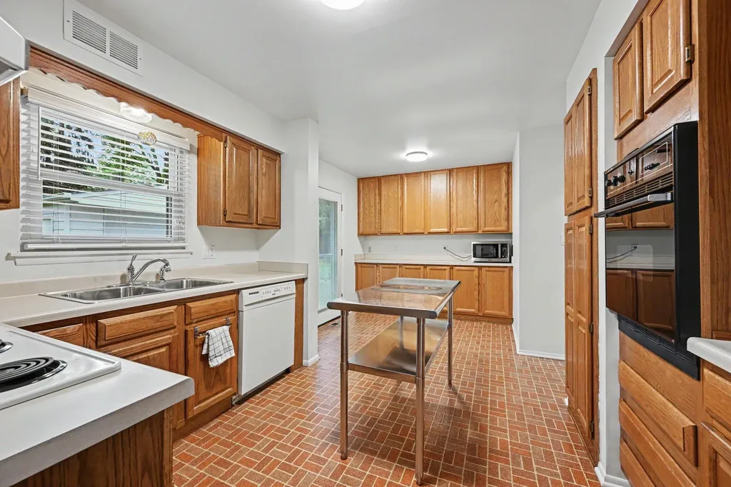 1467 Kingwood Street Ypsilanti City MI 48197