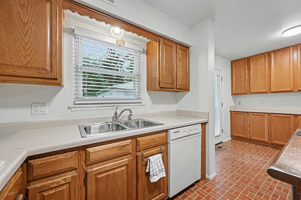 1467 Kingwood Street Ypsilanti City MI 48197