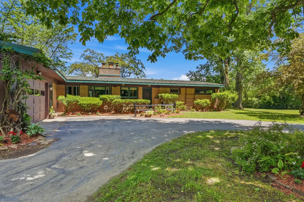 1925 S Bartlett Road St. Clair Township MI 48079