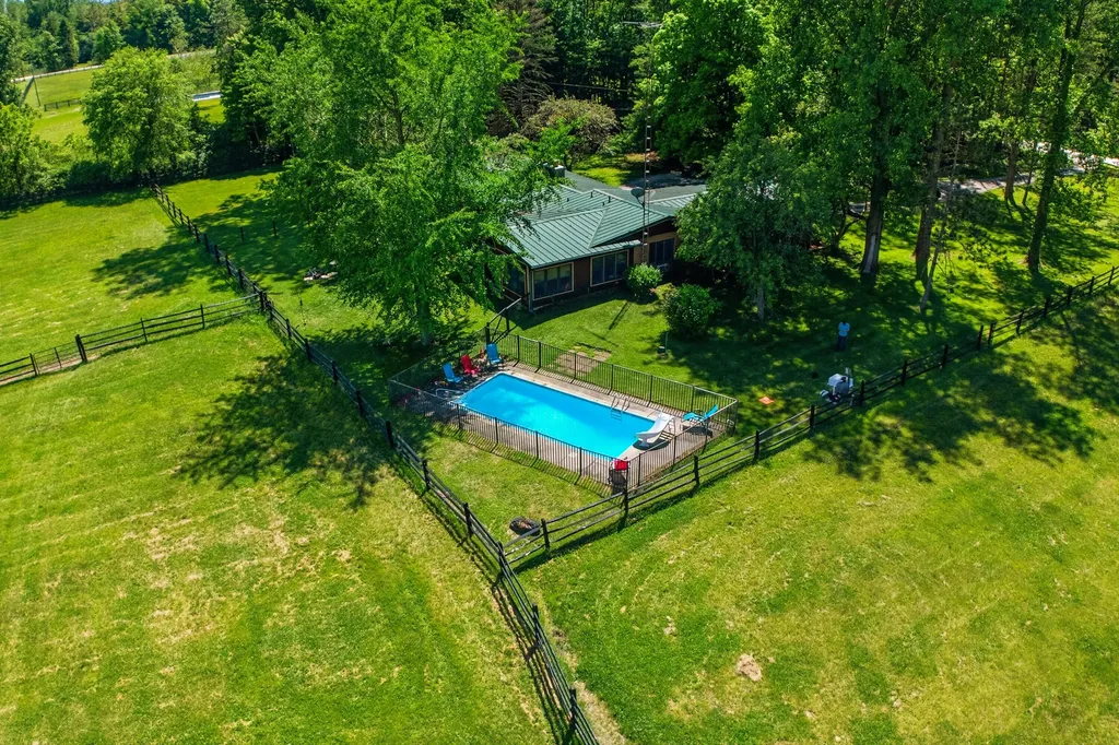1925 S Bartlett Road St. Clair Township MI 48079