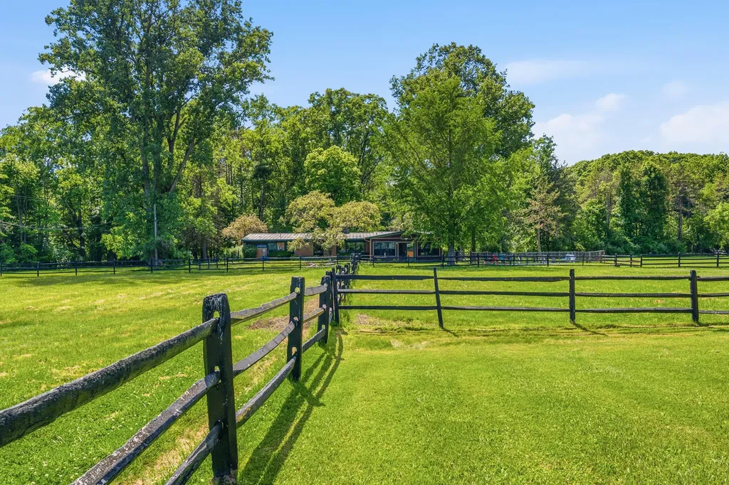 1925 S Bartlett Road St. Clair Township MI 48079