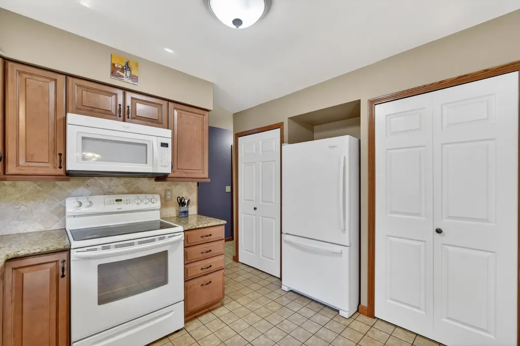 7108 Fairgrove Drive Swartz Creek City MI 48473