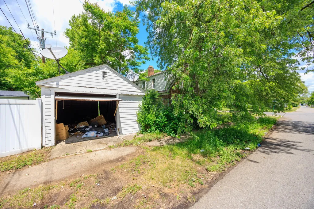 18903 Evergreen Road Detroit City MI 48219
