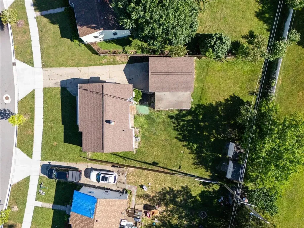 725 Woodbine Drive Fenton City MI 48430